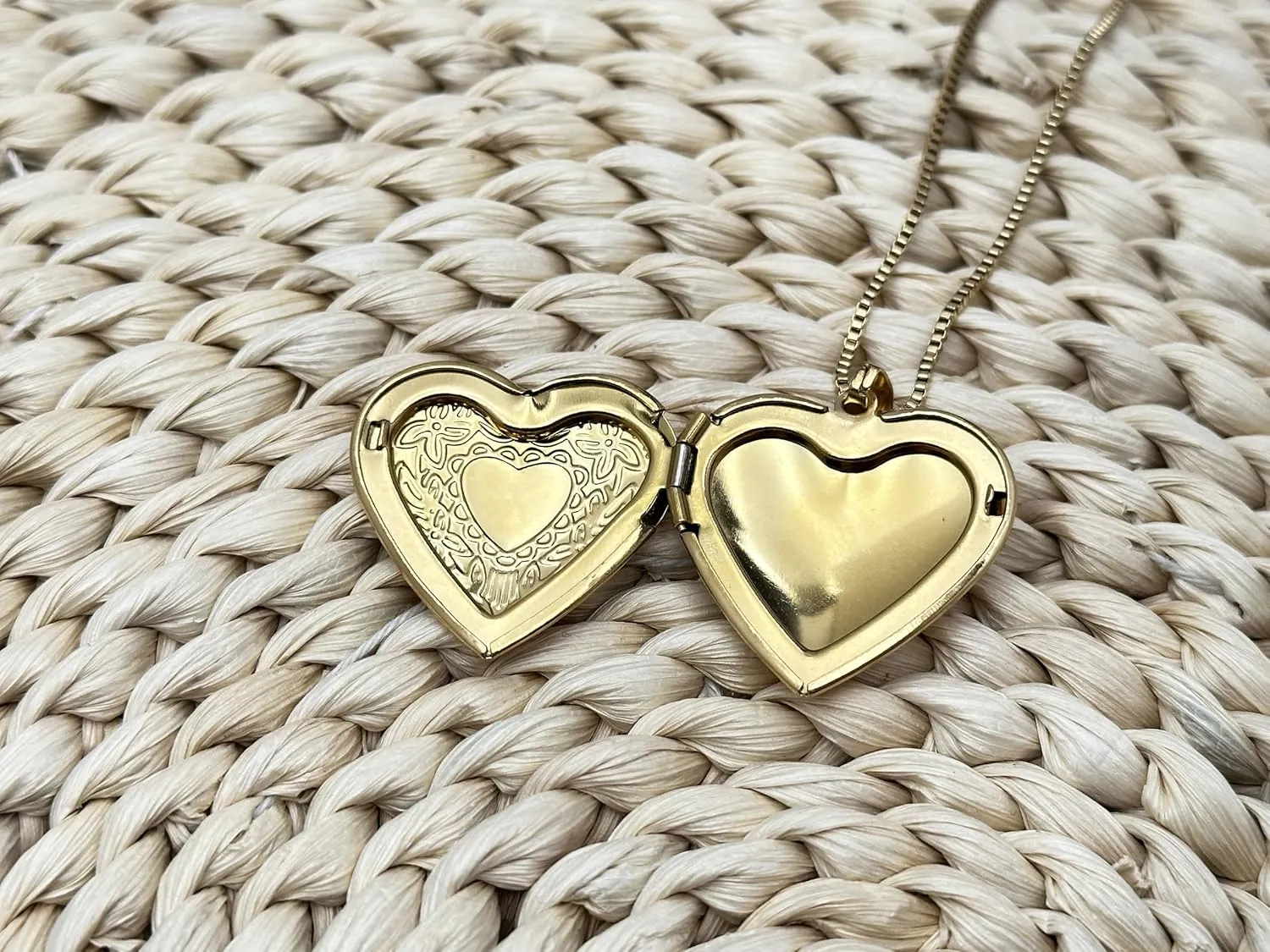 Love Heart Locket Necklace That Holds Pictures, Initial Alphabet A-Z Photo Lockets
