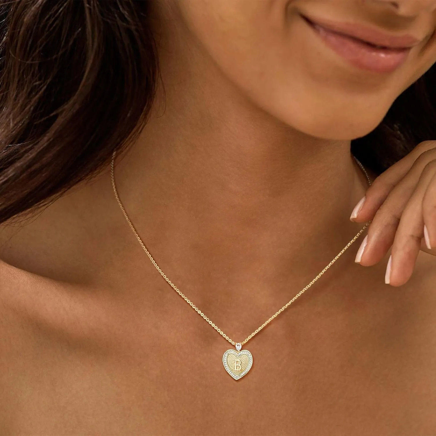 LOYATA Gold Heart Initial Necklace for Women，14K Gold Plated Heart Diamond Letter Pendant Necklace Dainty Initial Necklaces for Women Custom Name Necklace Personalized Gold Jewelry for Women Gifts