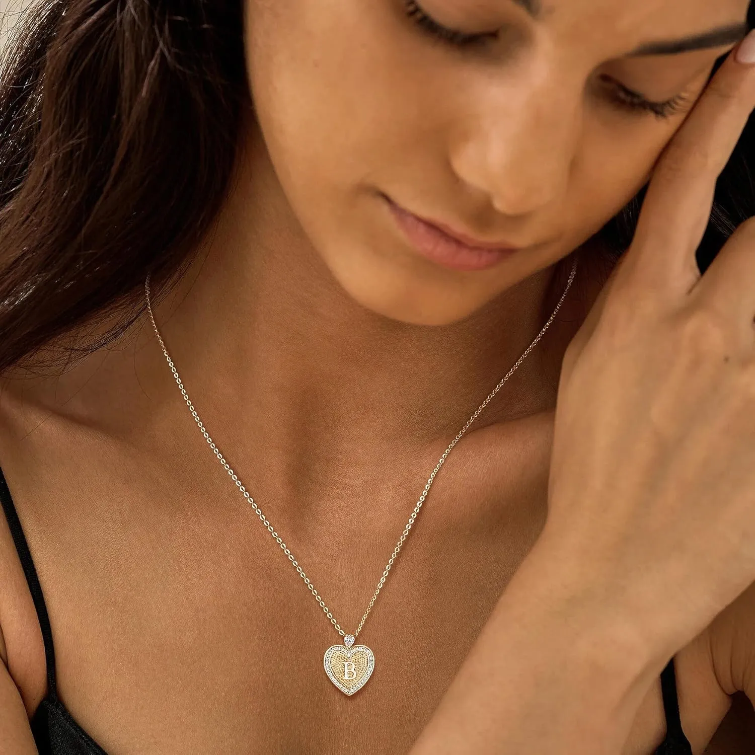 LOYATA Gold Heart Initial Necklace for Women，14K Gold Plated Heart Diamond Letter Pendant Necklace Dainty Initial Necklaces for Women Custom Name Necklace Personalized Gold Jewelry for Women Gifts