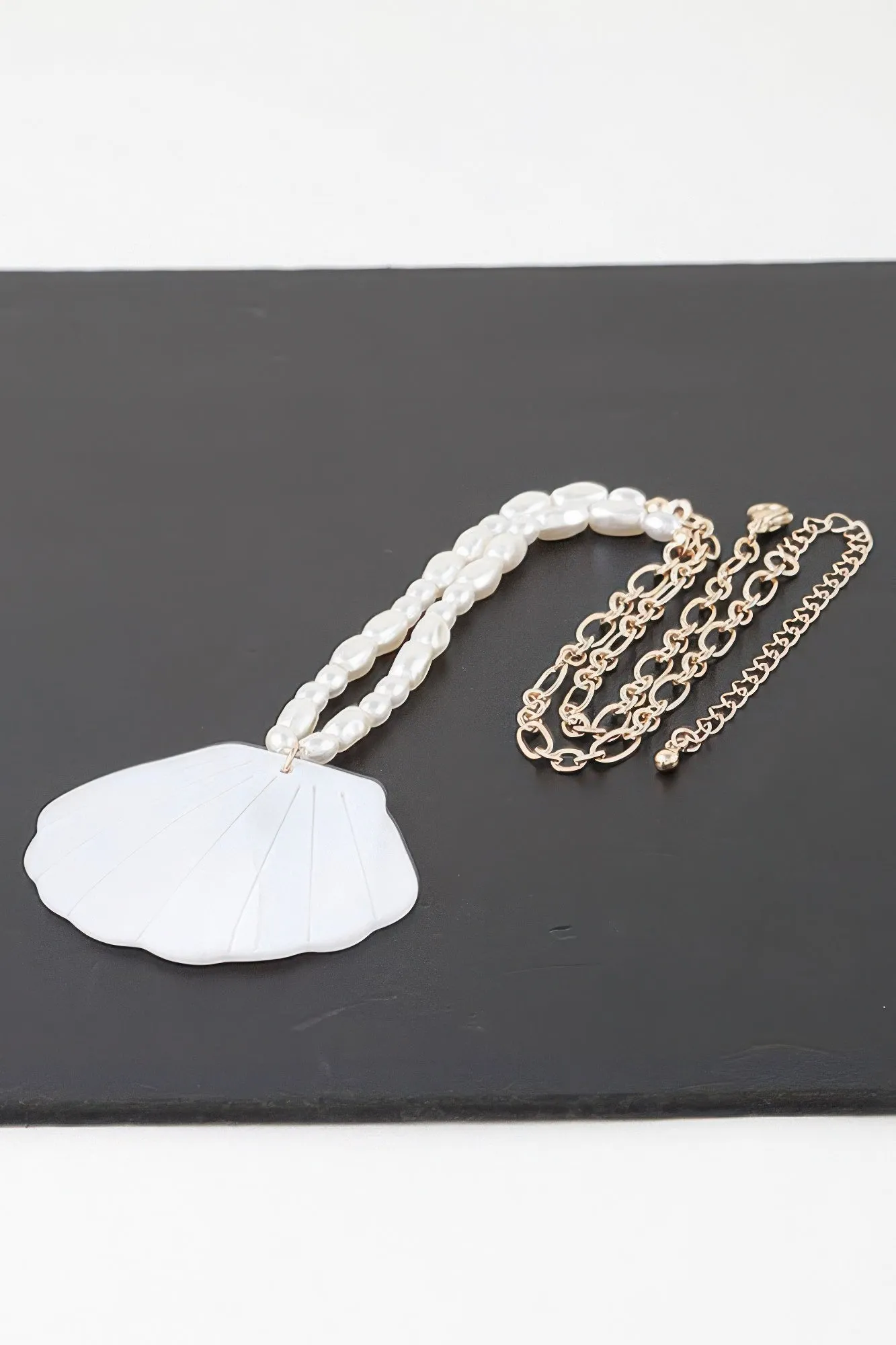 Marbled Seashell Bead Necklace