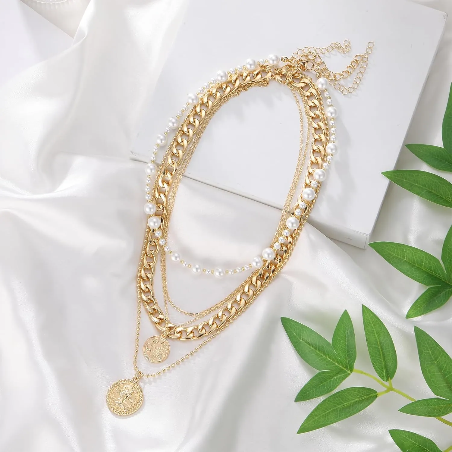 MJartoria Gold Layered Necklaces for Women Trendy Retro Coin Pendant Necklace Dainty Chunky Chain Choker Necklaces for Jewelry Birthday Gifts