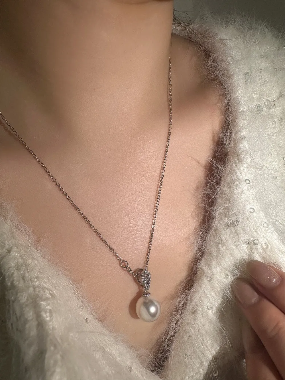 MUKTANK Single Bead Pendant Necklace