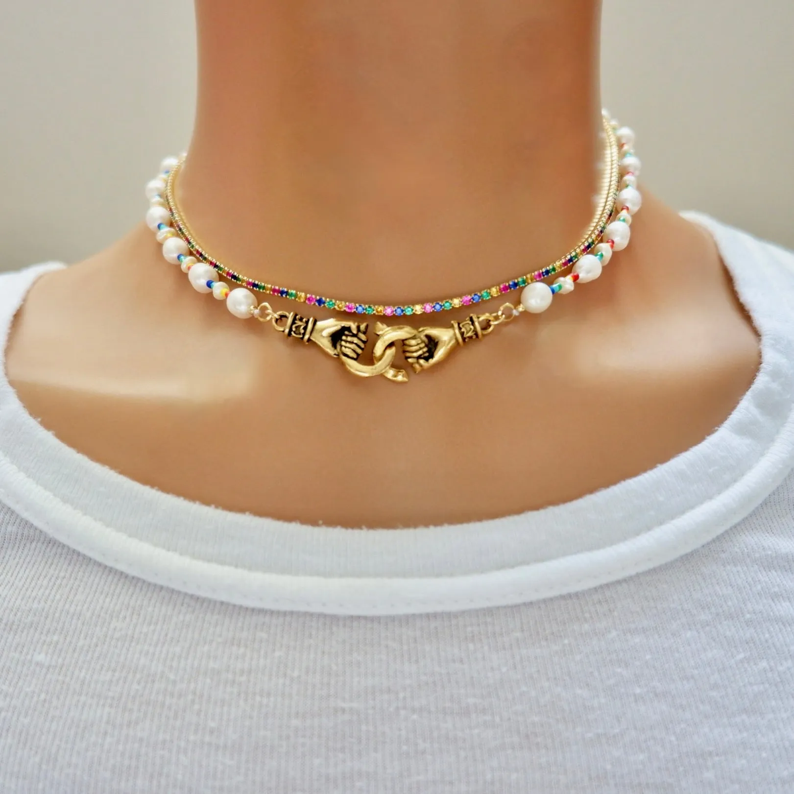my hand in hand pearl choker