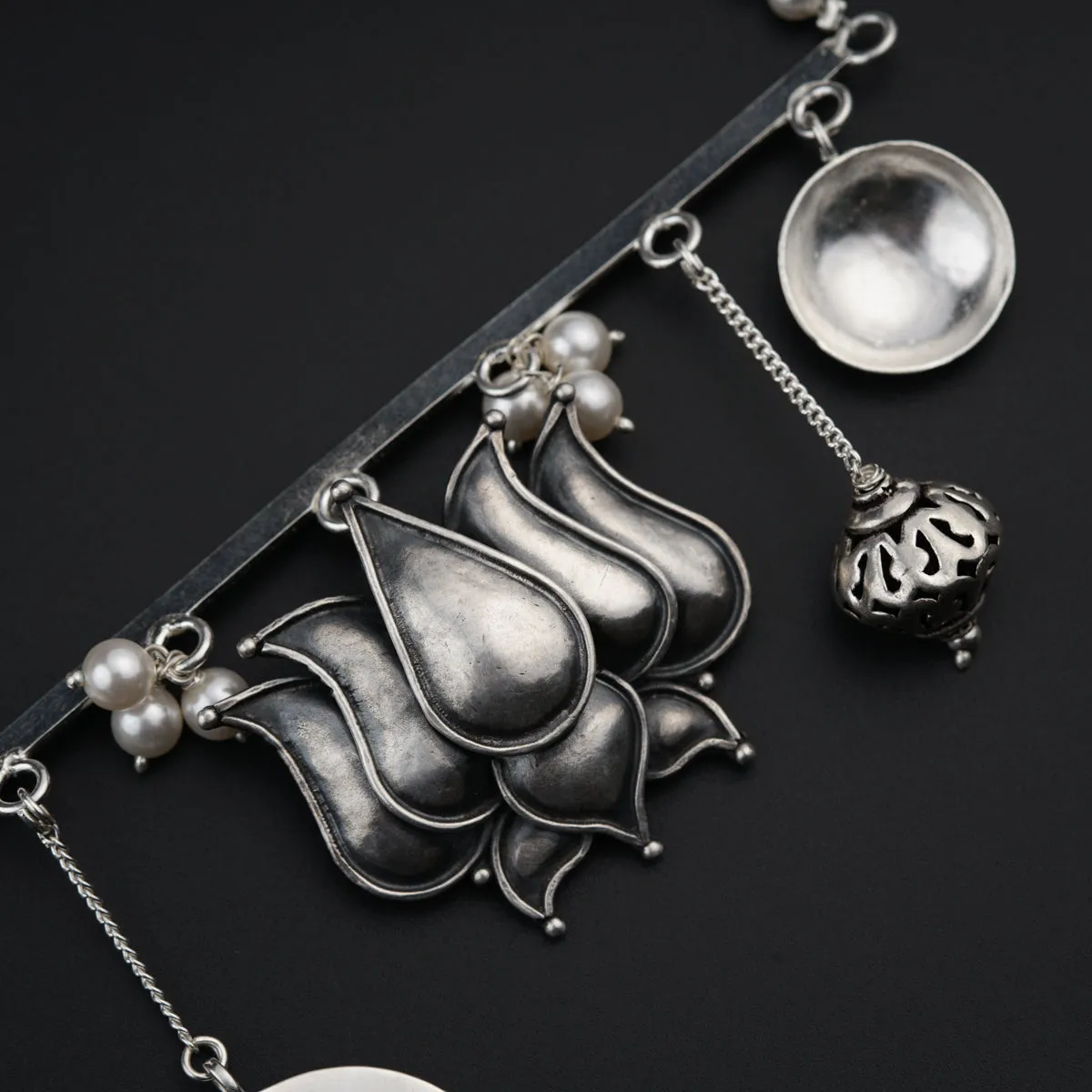Saroj Abstract Pearl Necklace