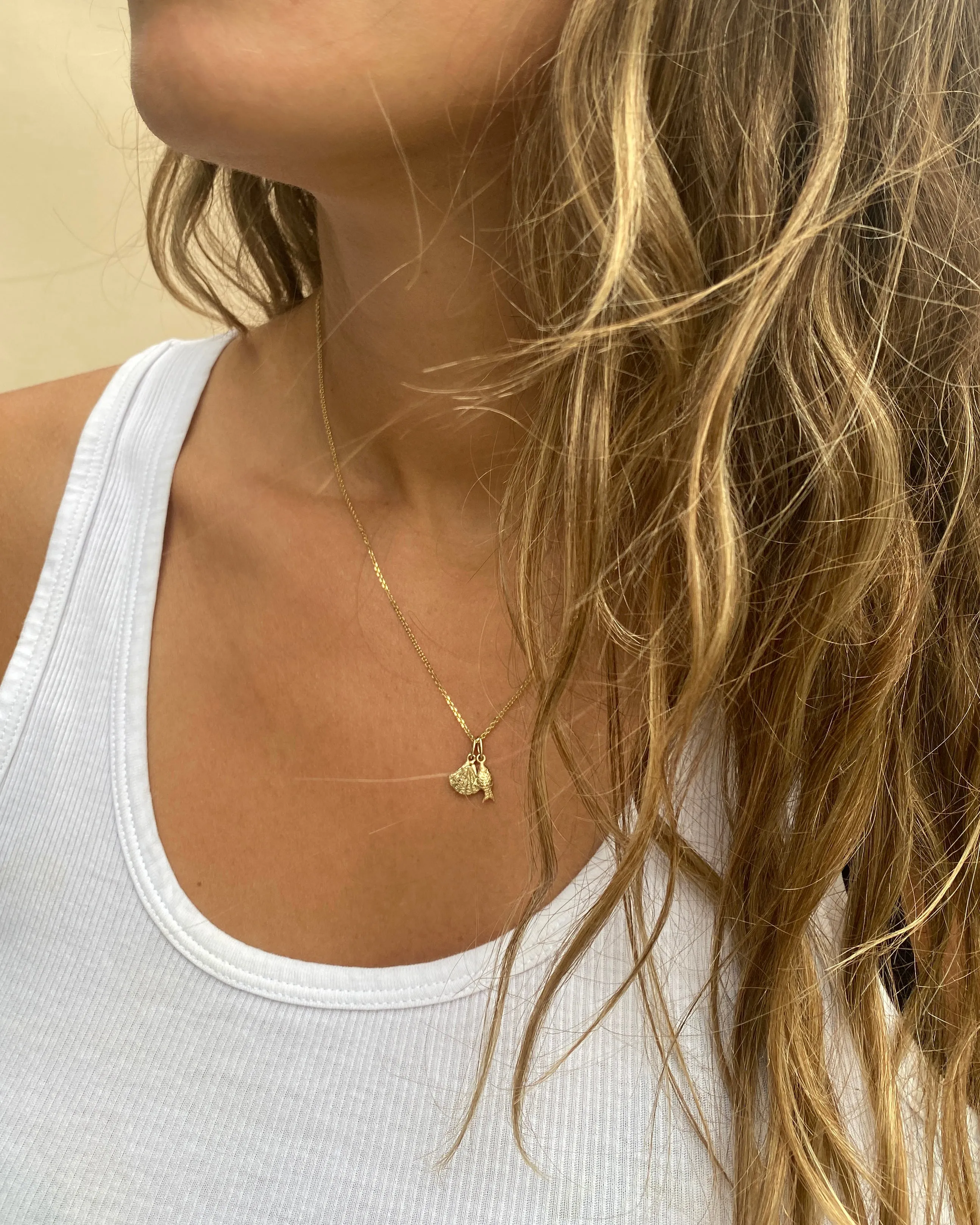 Shell Pendant | Gold