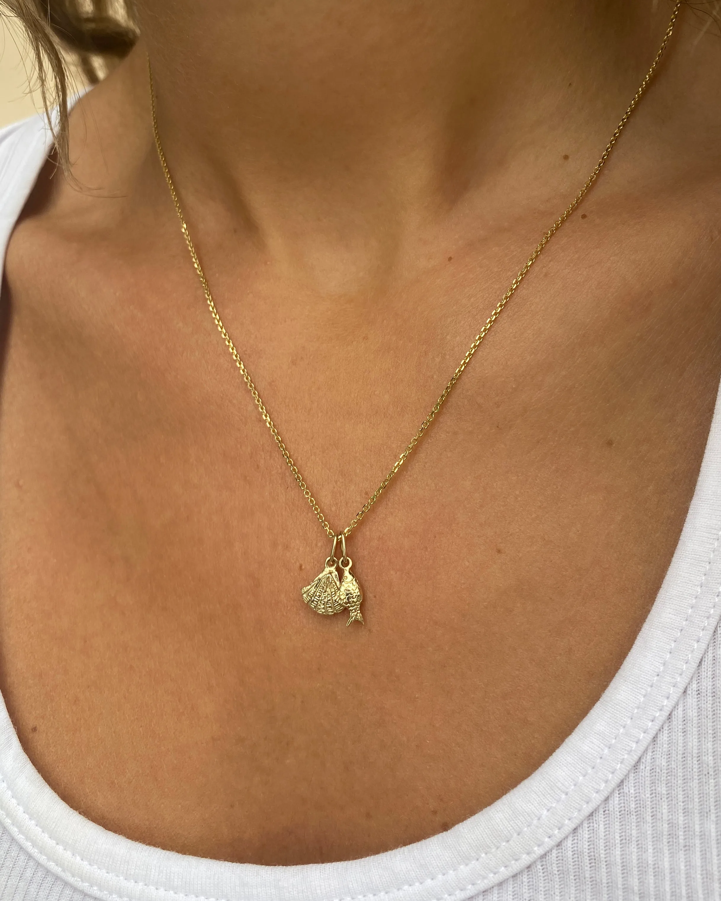 Shell Pendant | Gold