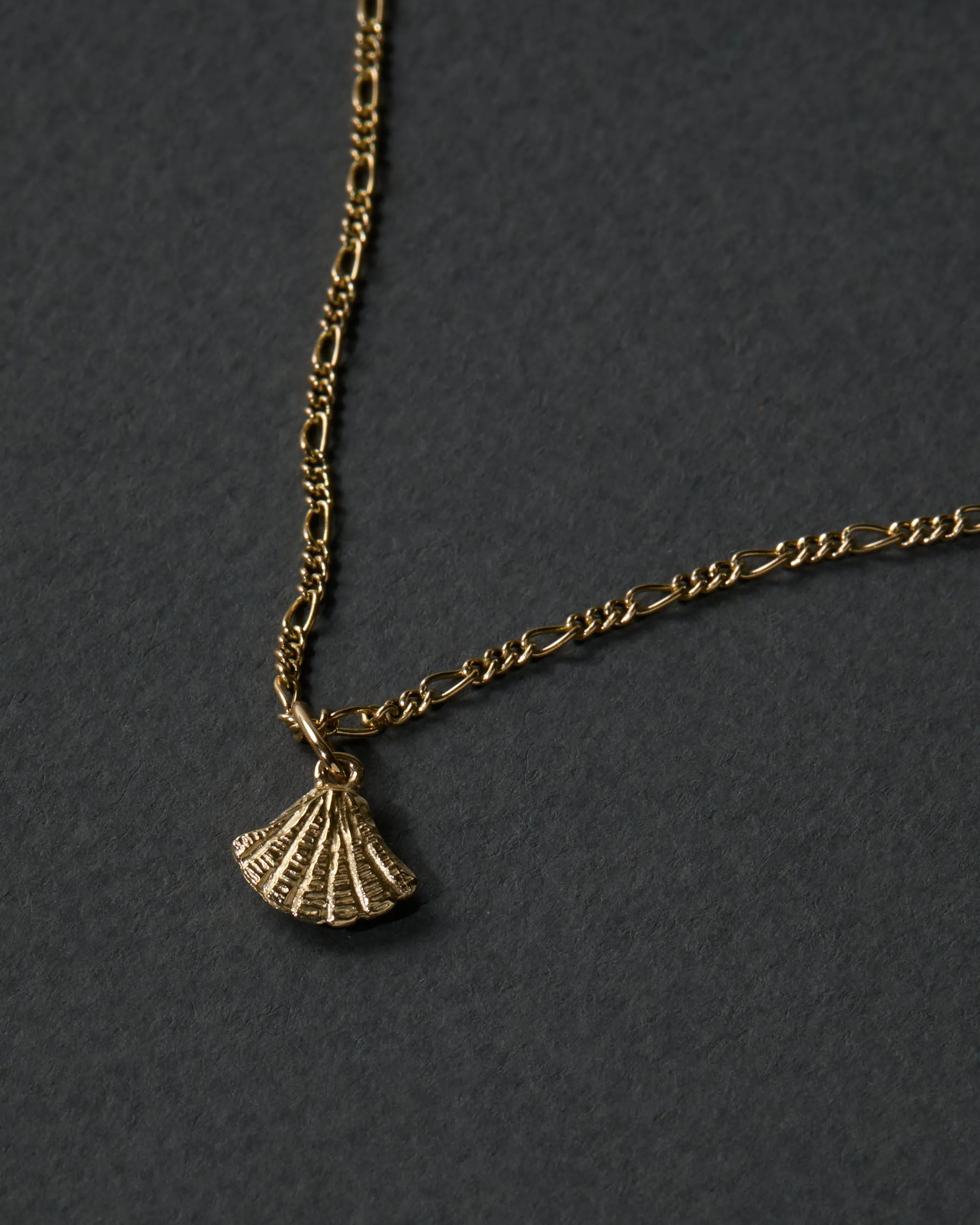 Shell Pendant | Gold