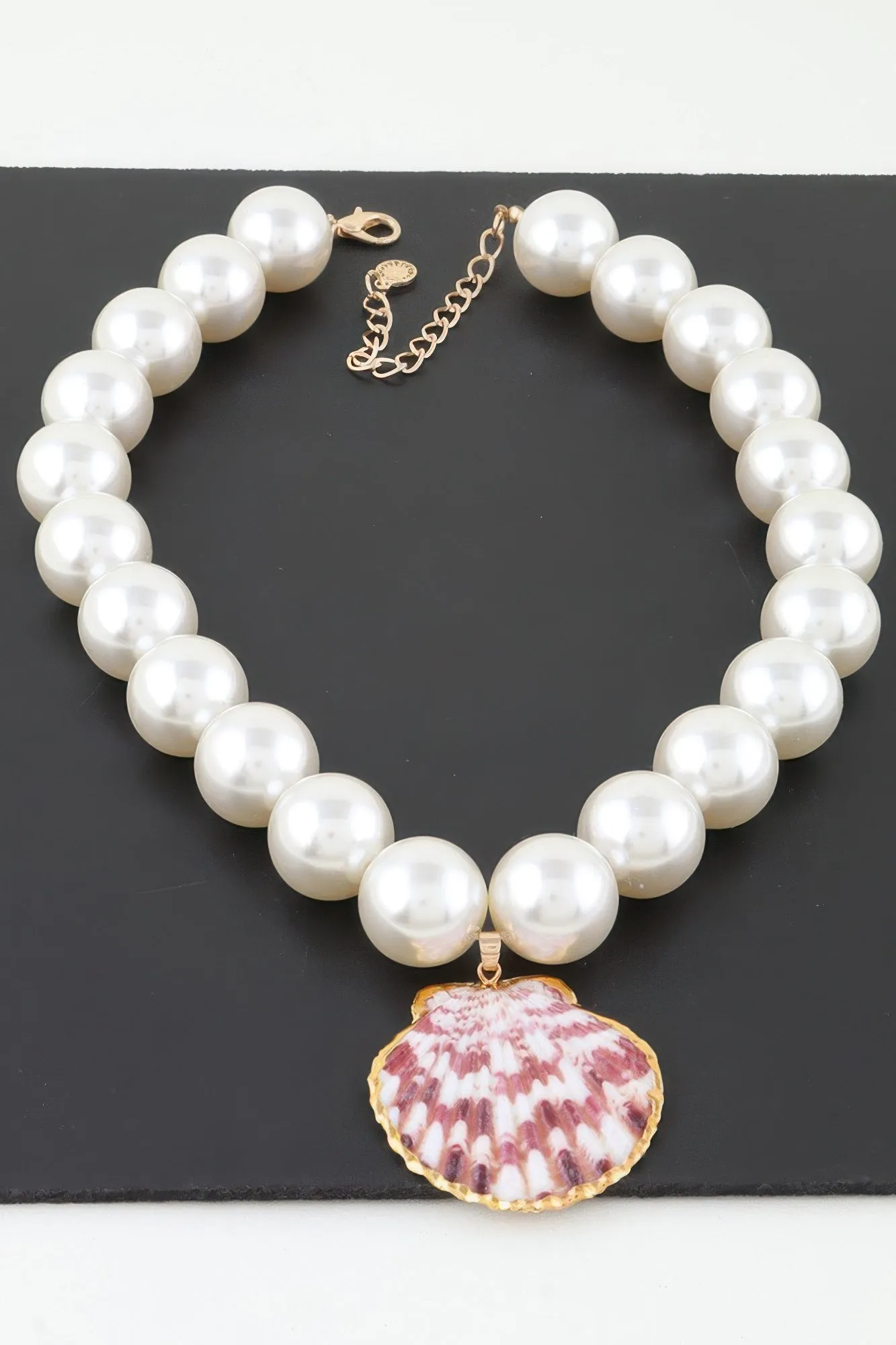 Shiny Pearled Seashell Necklace
