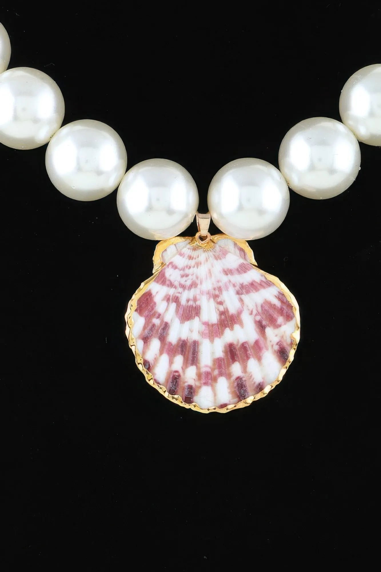 Shiny Pearled Seashell Necklace