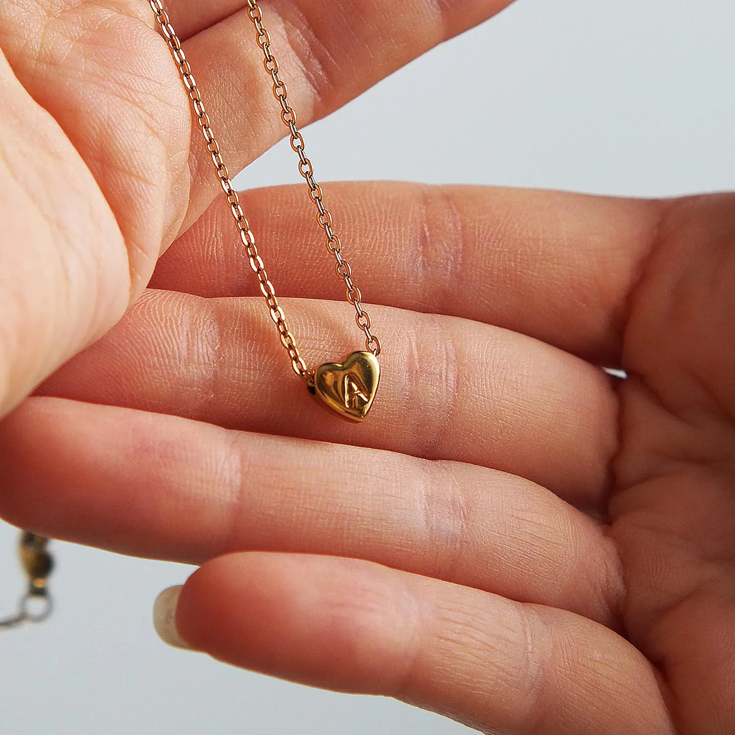 SIGONNA Initial Necklaces for Women Heart Pendant, Dainty Necklace for Women 18k Gold Plated - Personalized Gold Choker Necklaces for Women, Letter Necklace