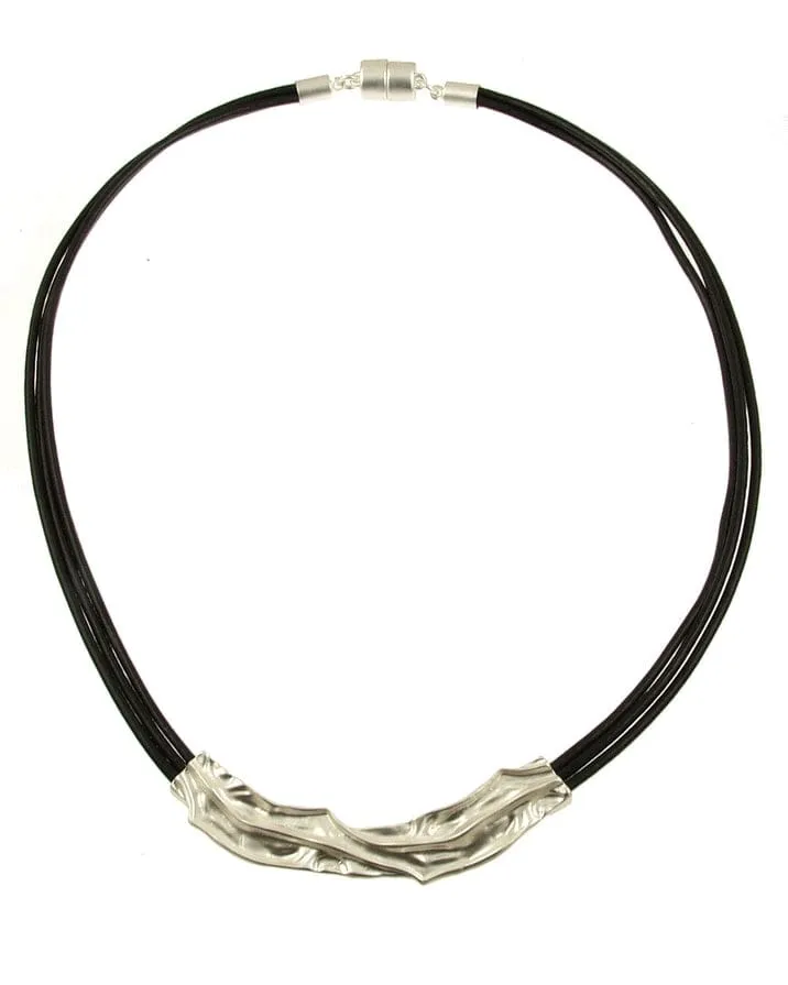 Silver Crinkle Bar Black Necklace