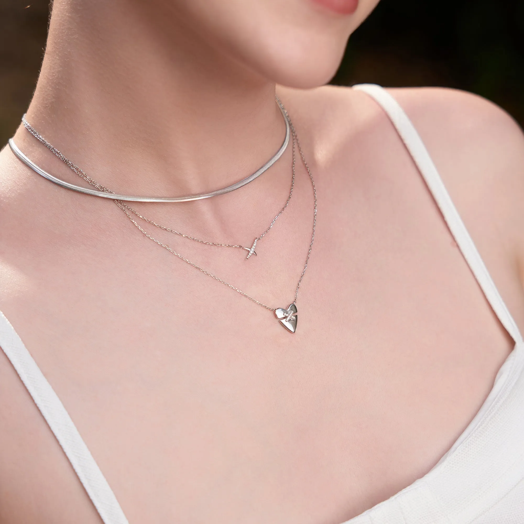 Silver Kiss Pave Necklace