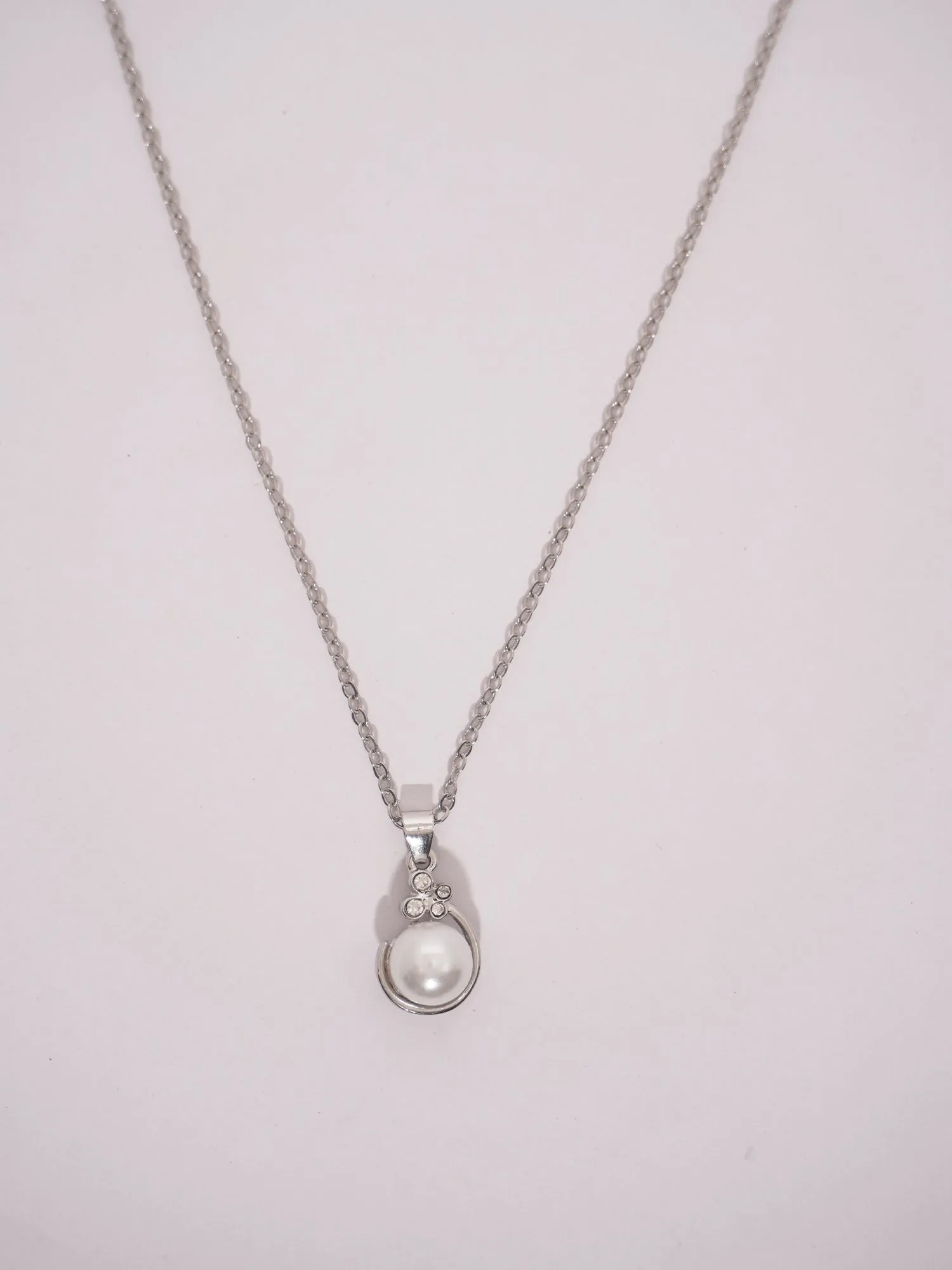Silver Plated Pendant and Chain Set with Faux Pearl Accent