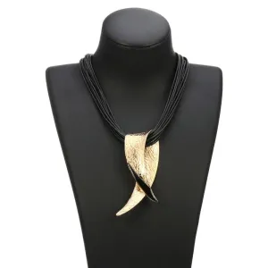 Simply chic Pendant Necklaces