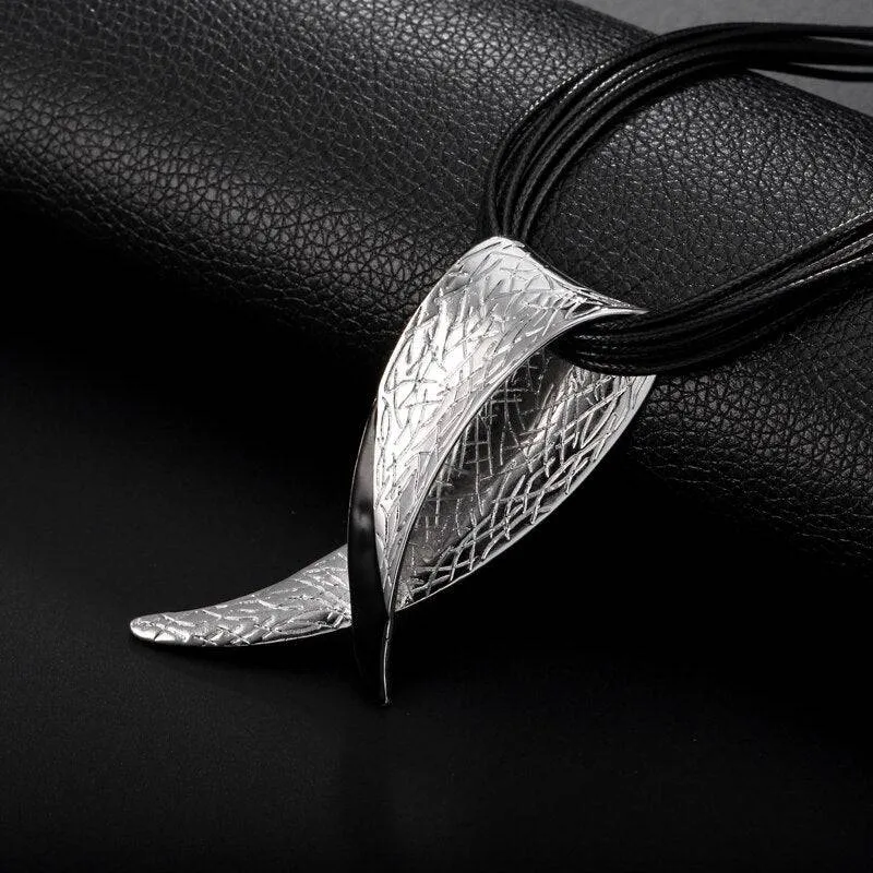 Simply chic Pendant Necklaces