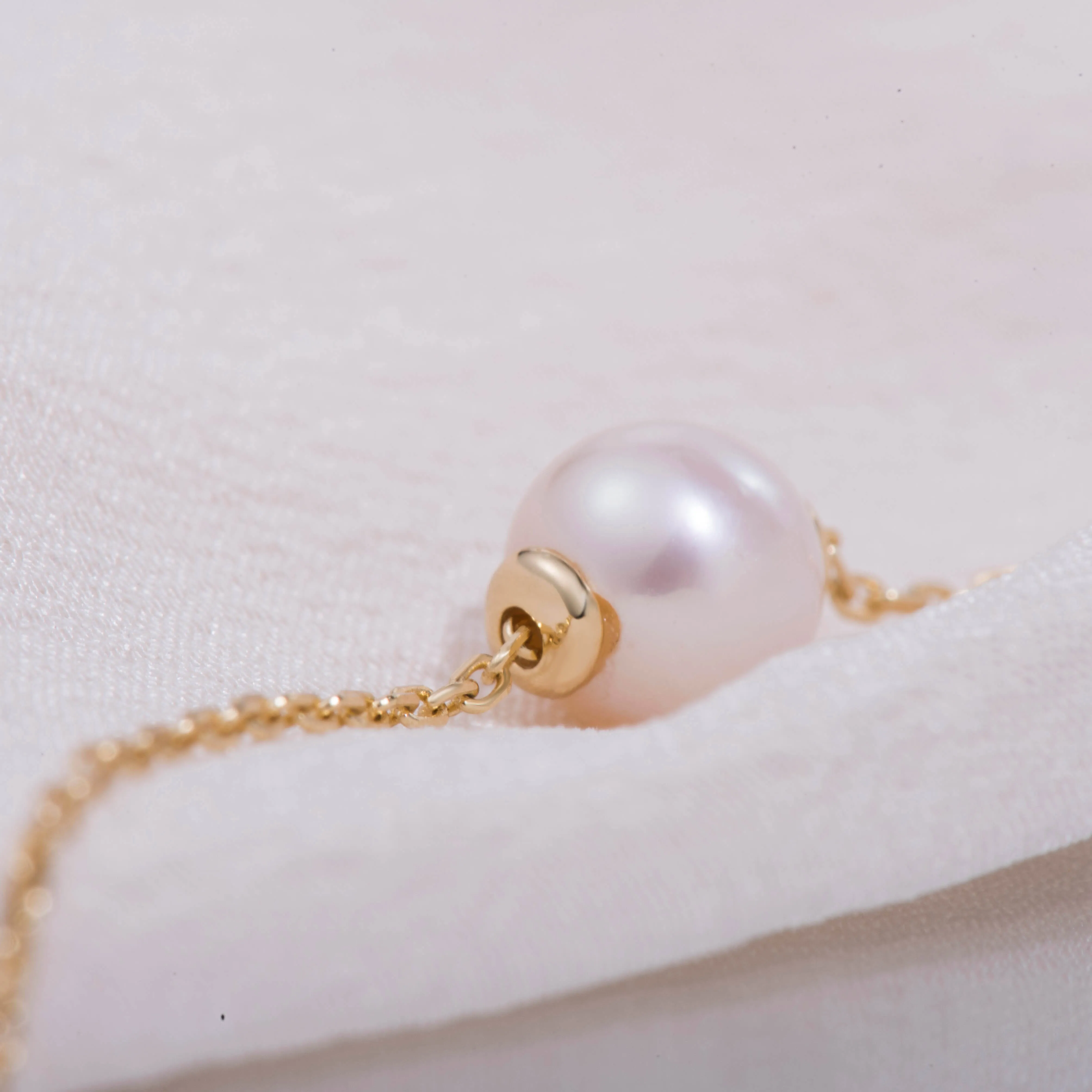 Single Round Pearl Necklace