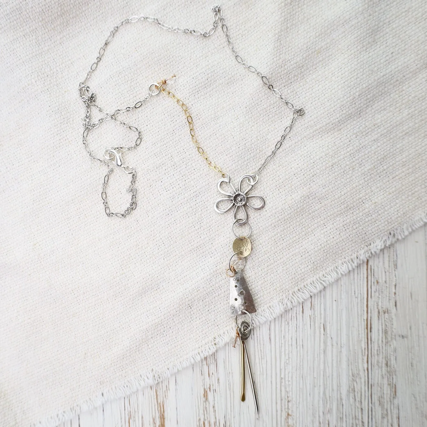 Summer Daisy Necklace