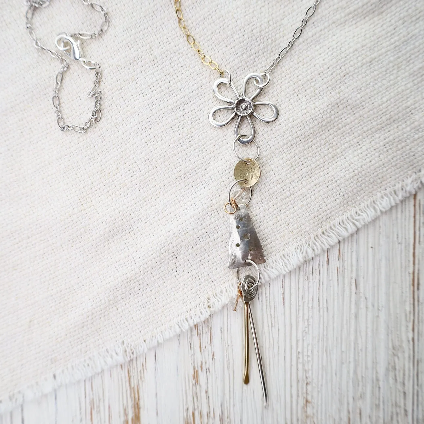 Summer Daisy Necklace