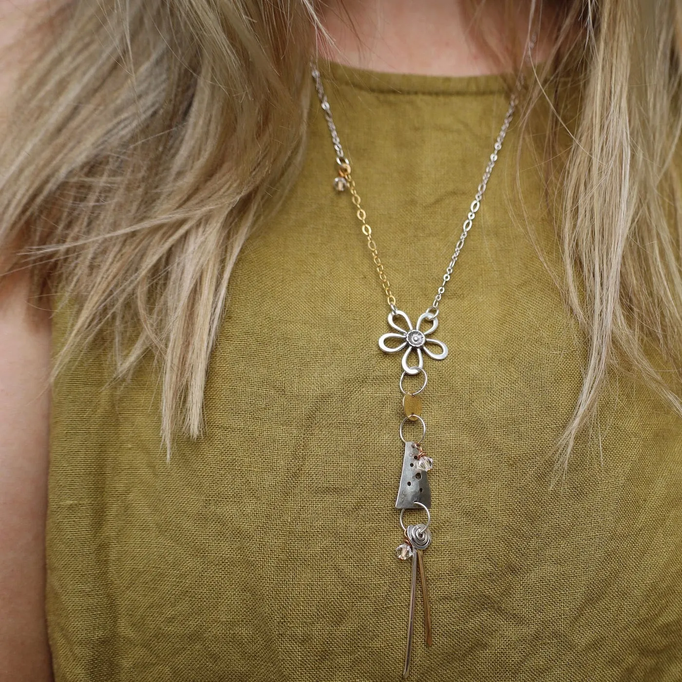 Summer Daisy Necklace