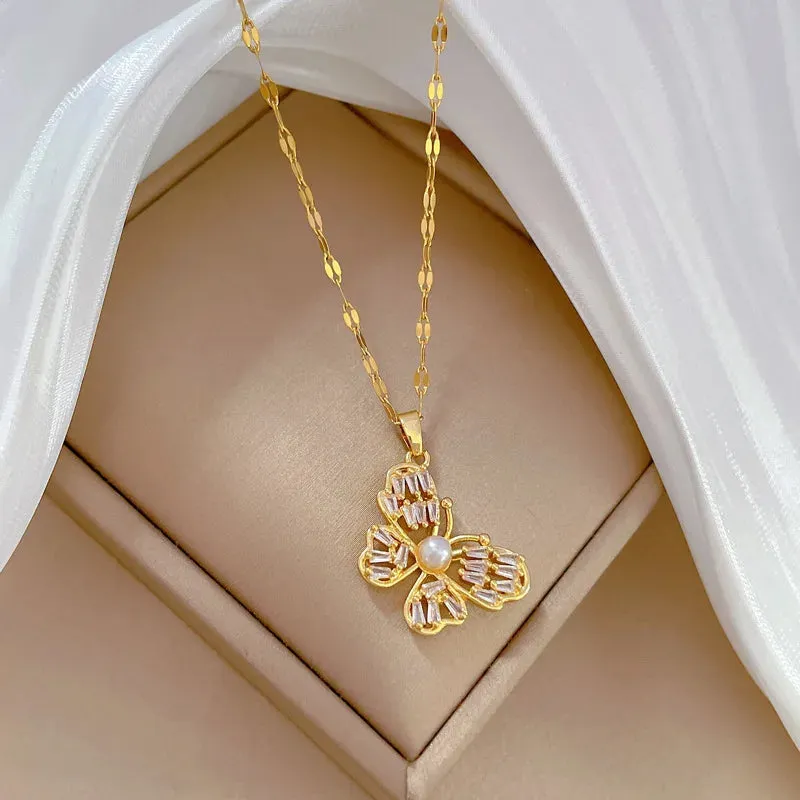 （Titanium Steel） Light Luxury, Gorgeous Full Zircon Pearl Butterfly Necklace, Versatile Clavicle Chain for Women