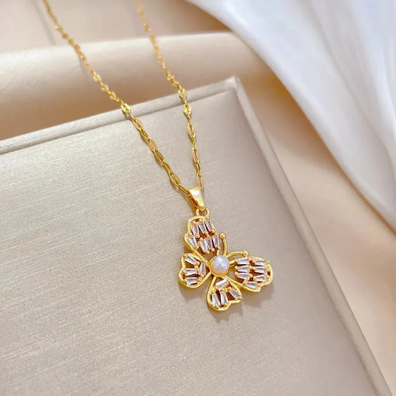 （Titanium Steel） Light Luxury, Gorgeous Full Zircon Pearl Butterfly Necklace, Versatile Clavicle Chain for Women