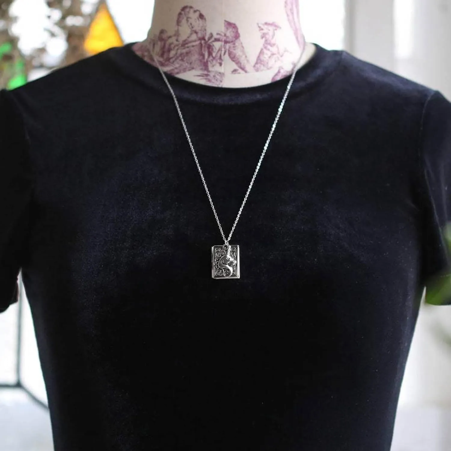 Unique Gothic Pendant Neckchains Charm Individualized Book Locket Pendant Necklace Jewelry for Daily Wear Dates Parties