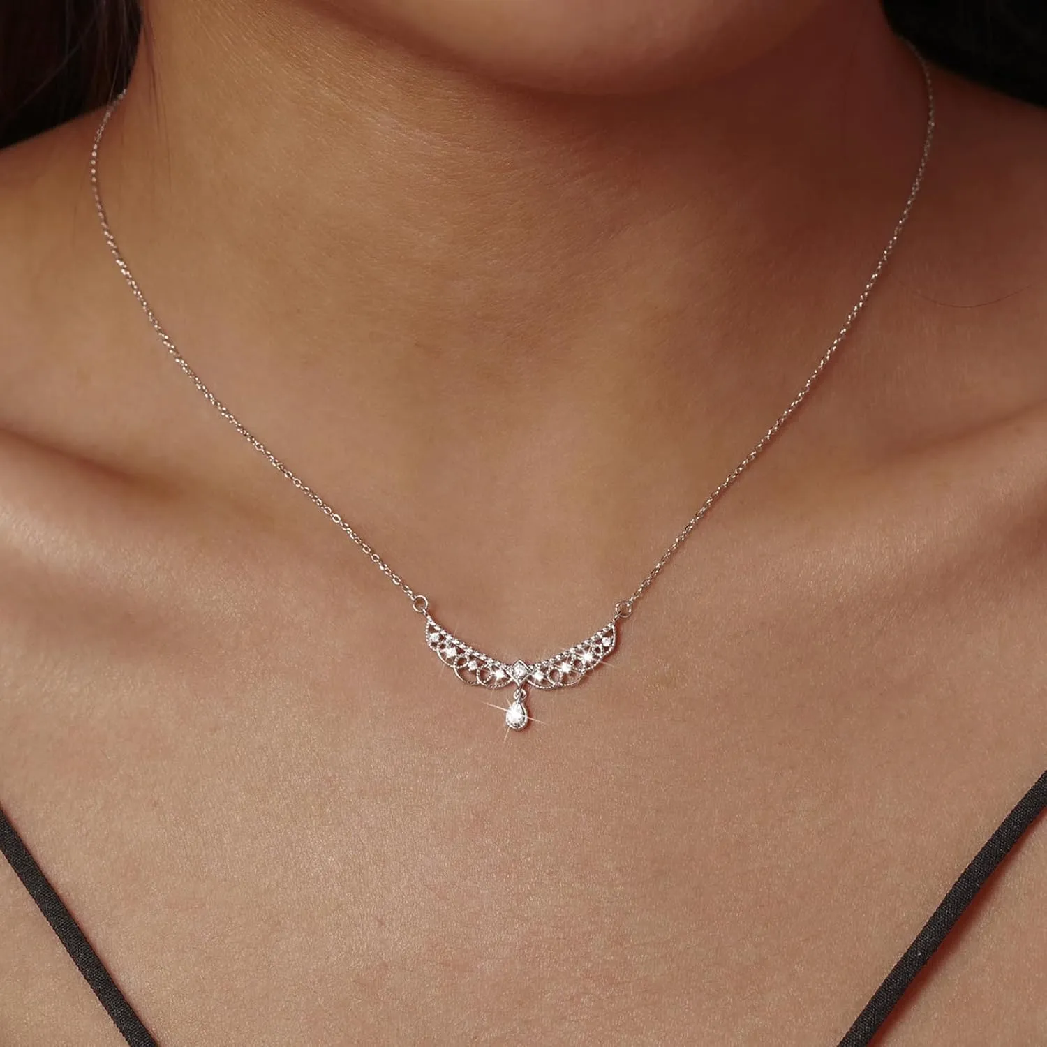 Vintage S925 Sterling Silver Crystal Lace Choker Necklace for Women Fancy CZ Teardrop Pendant Necklace Hollow Lace Rhinestone Necklaces Princess Bridal Birthday Jewelry To My Best Wife Daughter Graduation Gifts
