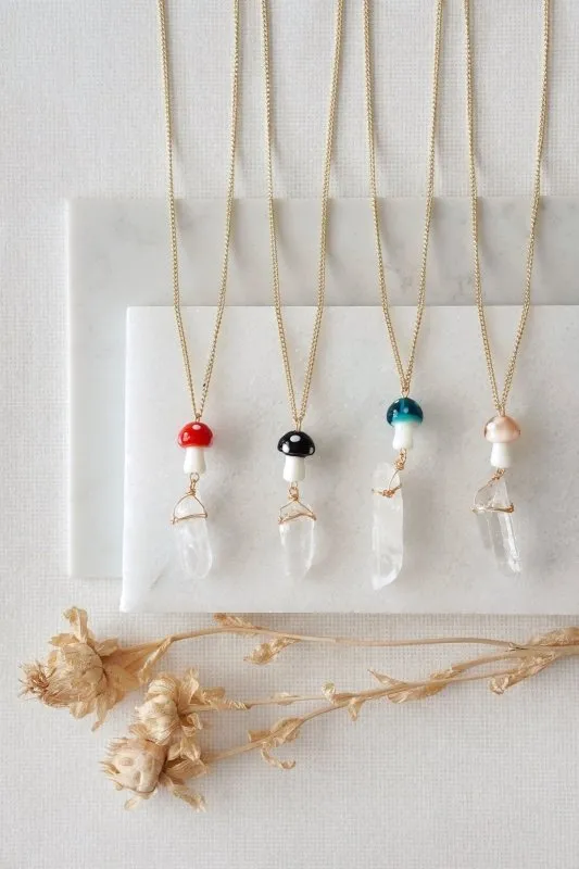 Xander Kostroma Gold Tone Peach Mushroom & Raw Quartz Pendant Necklace – Handmade Crystal Healing Necklace, 14ct Gold Plated, Unique Peach Mushroom Pendant, Raw Quartz, Boho Jewelry for Women, Gift-Ready