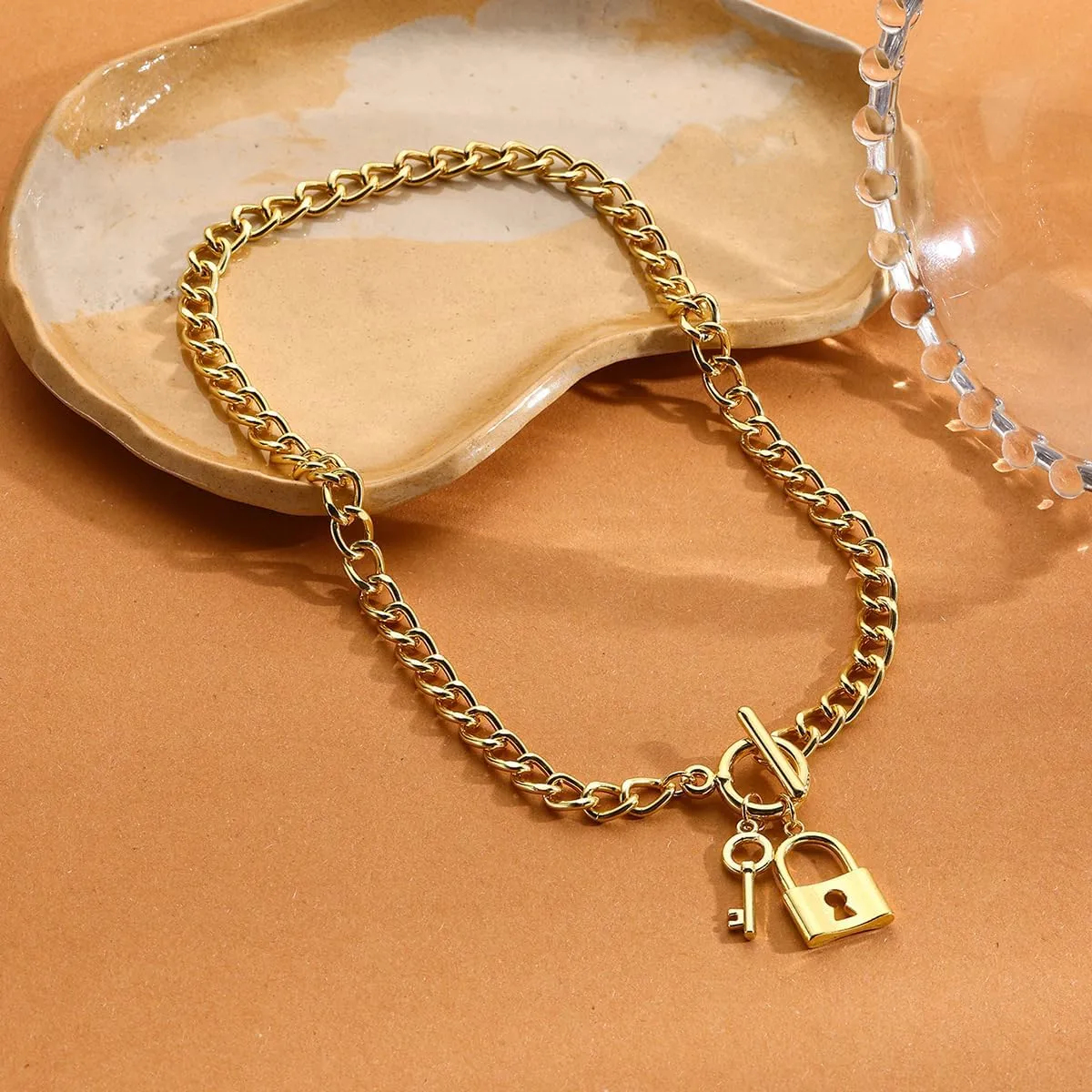ZMANYIJEW Chunky Gold Necklace for Women 14K Gold Plated Coin Toggle Clasp Necklaces Trendy Choker Coin Round Key Lock OT Link Chain Gold Necklaces for Women